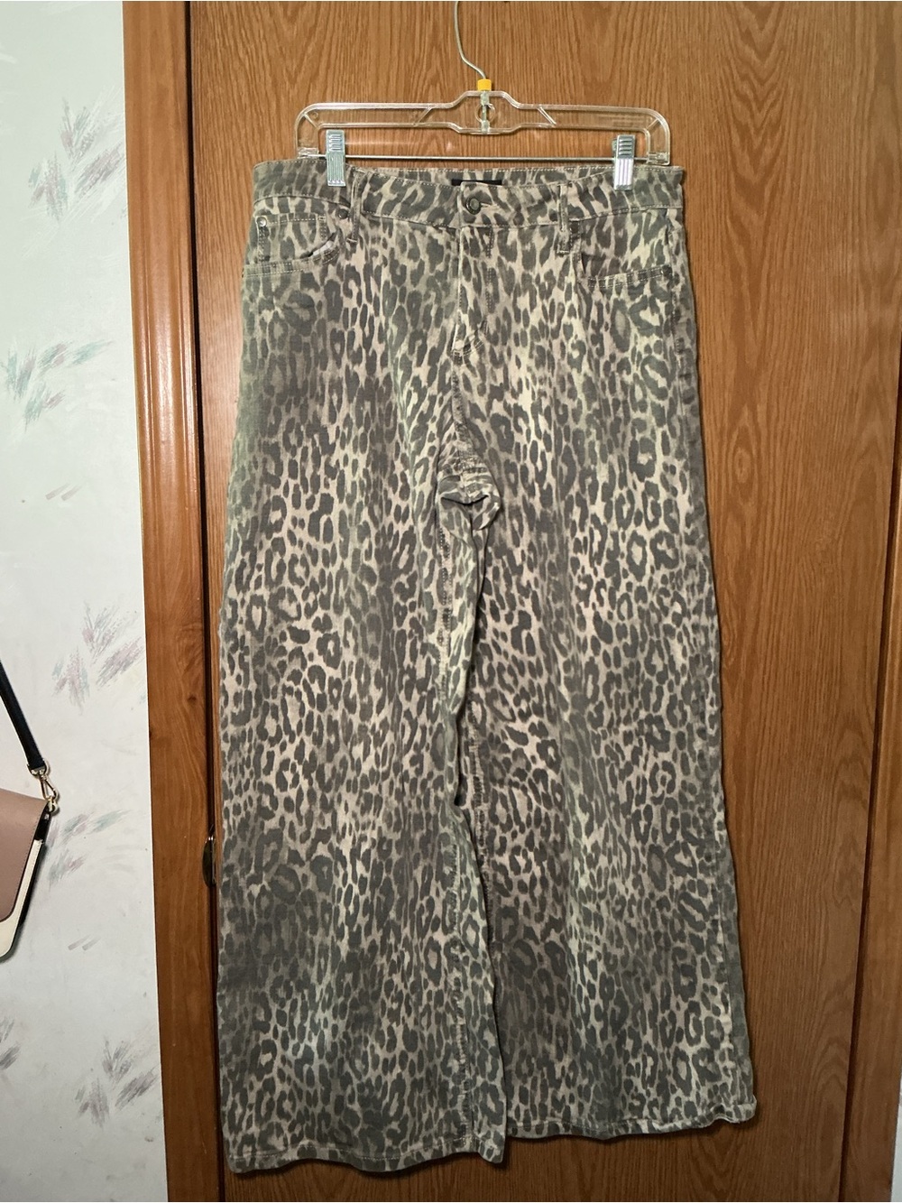 Simply Vera Vera Wang Leopard Print Wide Leg Jeans Size 12 - Picture 2 of 4